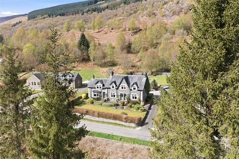5 bed property, in Creag Darach, £675,000