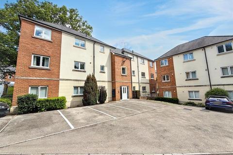 2 bed property, in Golden Mile View, £137,500