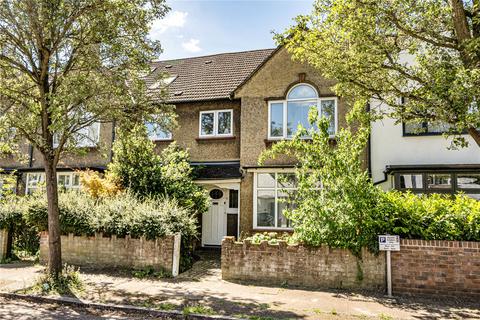 3 bed property, in Elmhurst Avenue, £1,250,000