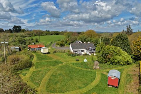 5 bed property, in Diptford, £895,000