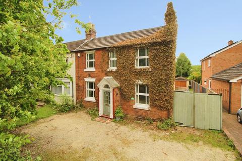 3 bed property, in Bewdley Road North, £325,000