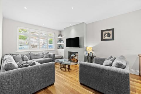 4 bed property, in Warren Road, £925,000