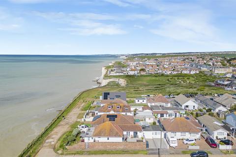 2 bed property, in The Promenade, £699,950