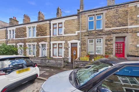2 bed property, in 15 Hunter Street, £195,000