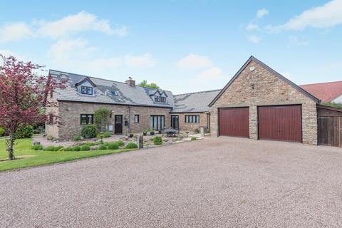 4 bed property, in Barrowell Lane, £795,000