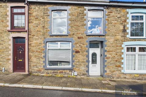 3 bed property, in Miskin Road, £100,000