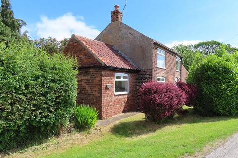 2 bed property, in Blacktoft Lane, £185,000