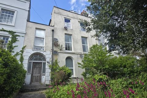 3 bed property, in Gascoyne Place, £175,000