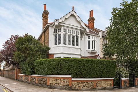 5 bed property, in Fordhook Avenue, £1,600,000