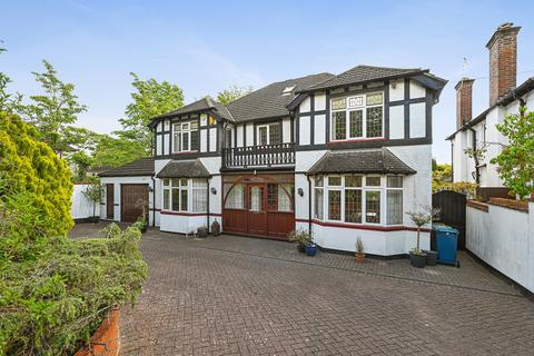 7 bed property, in Elms Road, £1,300,000