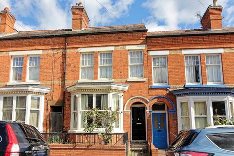 4 bed property, in Daneshill Road, £260,000