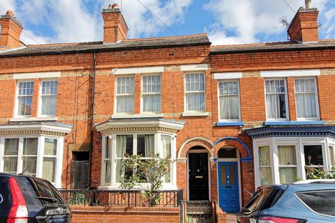 4 bed property, in Daneshill Road, £260,000