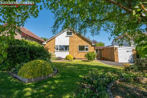 3 bed property, in Quineys Leys, £650,000