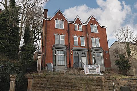 10 bed property, in Preston New Road, £160,000
