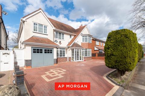 6 bed property, in Green Road, £800,000