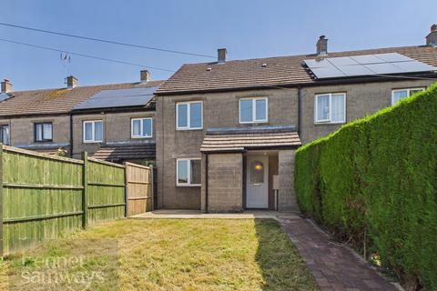 3 bed property, in The Hallsteads, £240,000