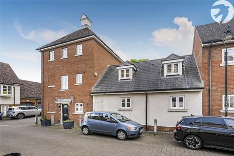 4 bed property, in Watermans Way, £660,000