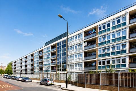 3 bed property, in Bigland Street, £325,000