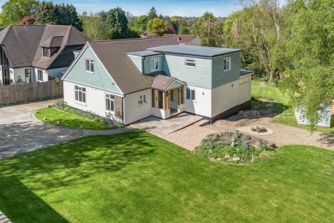4 bed property, in Windsor Road, £999,999