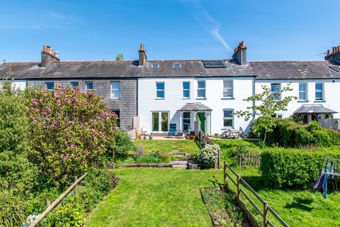3 bed property, in Lodge Hill, £280,000