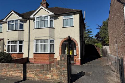 3 bed property, in Bloomfield Street, £265,000