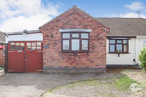3 bed property, in Cedar Road, £229,950