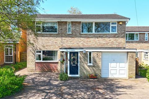 4 bed property, in Forest Rise, £525,000