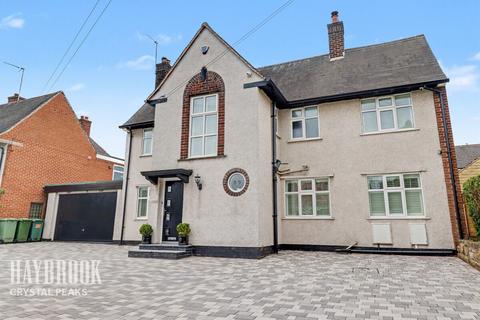 4 bed property, in High Street, £500,000