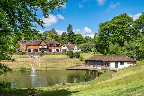 10 bed property, in Durford Wood, £3,250,000