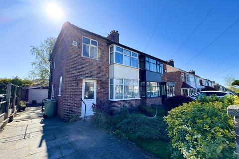 3 bed property, in Lawrence Road, £250,000