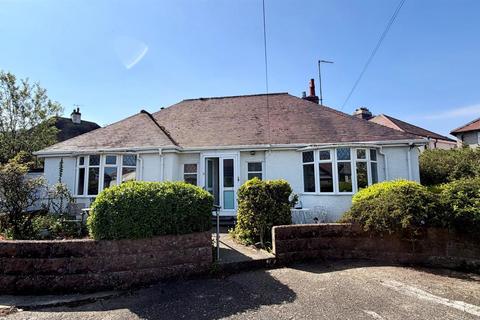 2 bed property, in Sylva Gardens North, £295,000