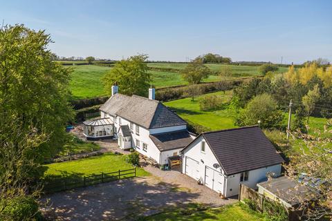 5 bed property, in Burrington, £600,000