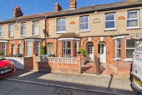2 bed property, in Chiltern Street, £325,000