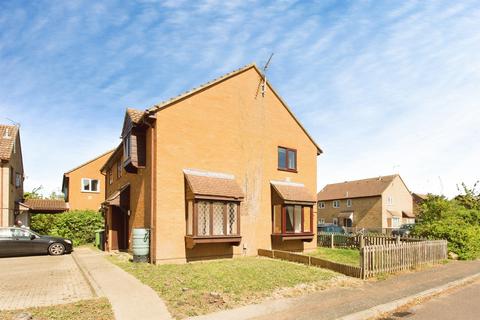 2 bed property, in The Rowans, £269,000