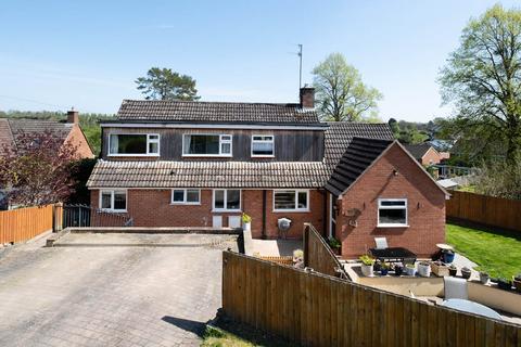 4 bed property, in Redgate Avenue, £550,000