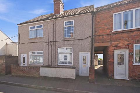 2 bed property, in Selwyn Street, £115,000