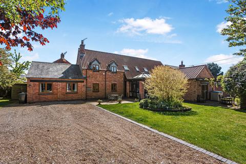 5 bed property, in Mowbray House, £800,000