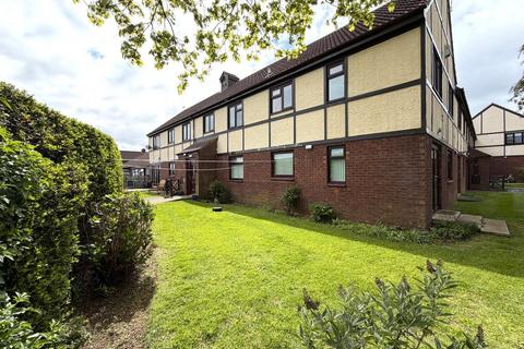 2 bed property, in The Sycamores, £90,000