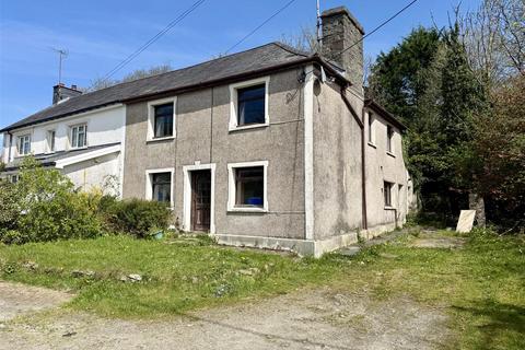 3 bed property, in Drefach, £175,000