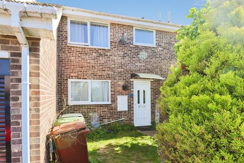 4 bed property, in Admirals Way, £240,000