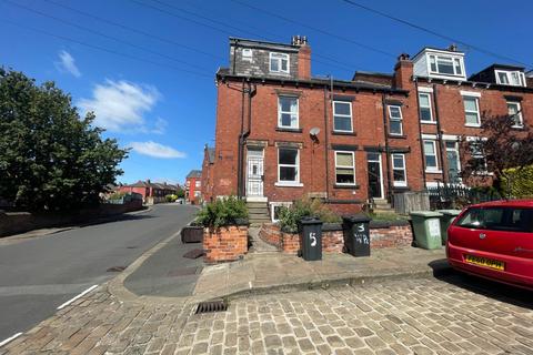 3 bed property, in Wetherby Place, £230,000