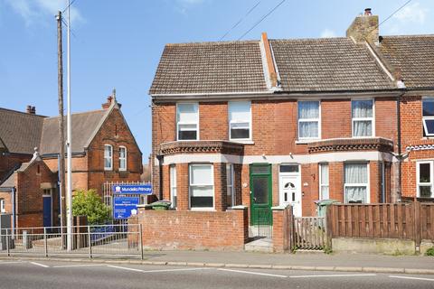 2 bed property, in Black Bull Road, £250,000