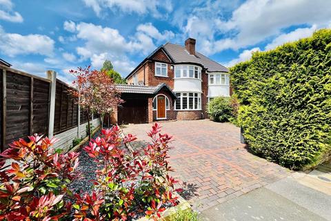 3 bed property, in Glaisdale Road, £370,000