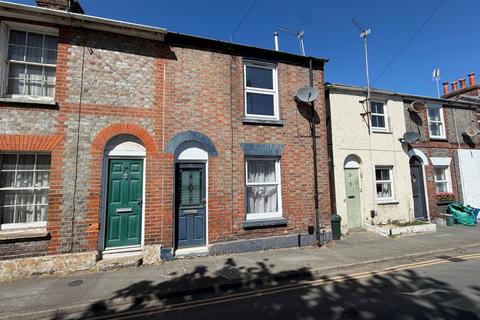 2 bed property, in 22 St. Marys Road, £110,000