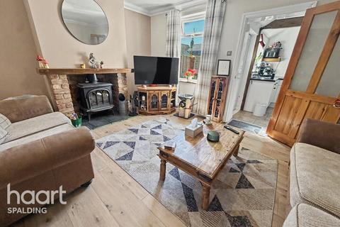 2 bed property, in Holbeach PE12, £180,000