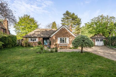 3 bed property, in Aldworth Road, £900,000