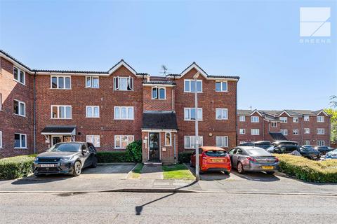 1 bed property, in Howard Close, £175,000