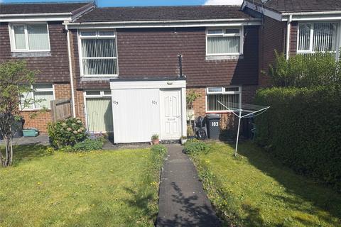 2 bed property, in Carr House Drive, £60,000