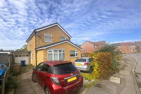 4 bed property, in Ashcourt Drive, £259,950