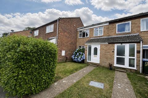 3 bed property, in Hawk Close, £285,000